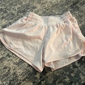 size 4 lululemon hotty hot 4 in-strawberry milkshake